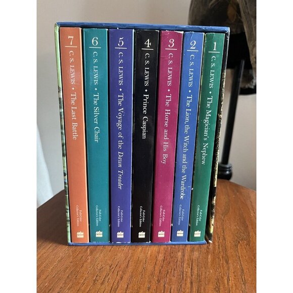 Chronicles of Narnia Set.: The Chronicles of Narnia Full-Color Paperback 7-Book - Picture 2 of 16
